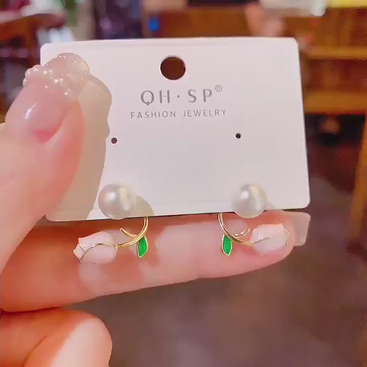 Flower Design Gold Plated Pearl Earrings