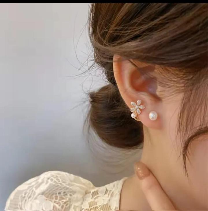 Flower Design Gold Plated Artificial Stones Earrings